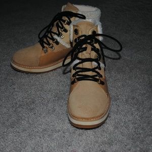 Toms Mesa Boot - Womens Size 6